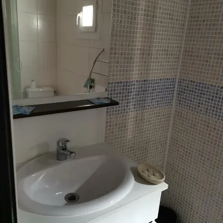 Le Cheval Blanc 2* Uchaud